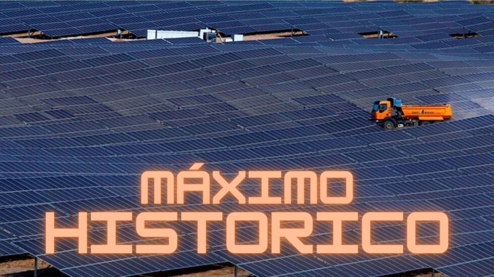 Máximo histórico anual de fotovoltaica