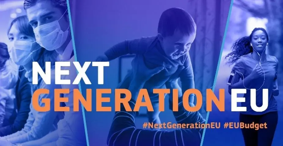 En el marco del Plan de Recuperación, Transformación y Resiliencia, financiado por la Unión Europea a través de NextGenerationEU, se ha aprobado el programa RD 477/2021. Este programa está dirigido a la ejecución de instalaciones relacionadas con el autoconsumo y almacenamiento mediante fuentes de energías renovables (EERR). Además, busca la implantación de sistemas térmicos renovables en el sector residencial.
